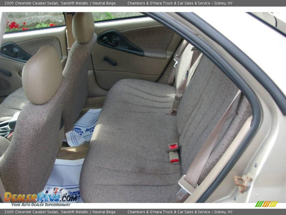 2005 Chevrolet Cavalier Sedan Sandrift Metallic / Neutral Beige Photo #6