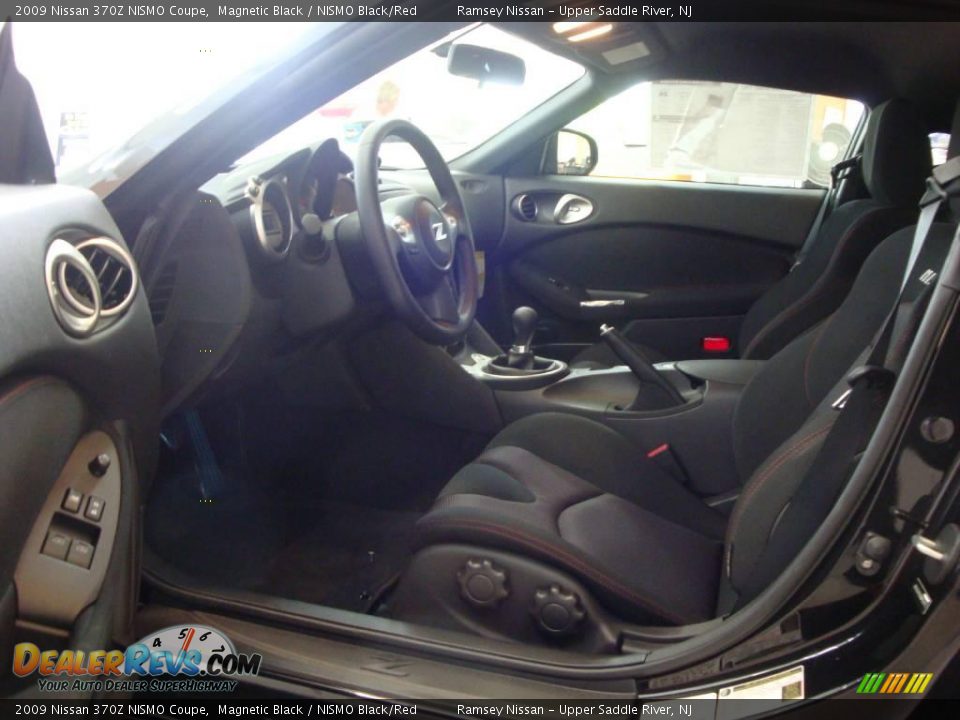 2009 Nissan 370Z NISMO Coupe Magnetic Black / NISMO Black/Red Photo #28
