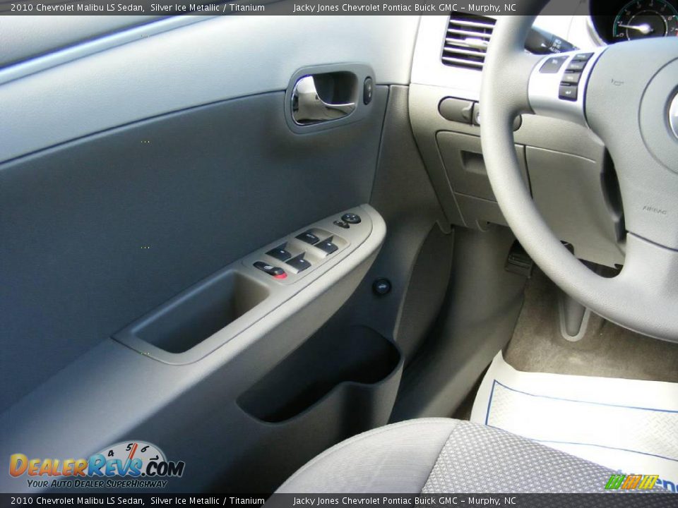 2010 Chevrolet Malibu LS Sedan Silver Ice Metallic / Titanium Photo #8