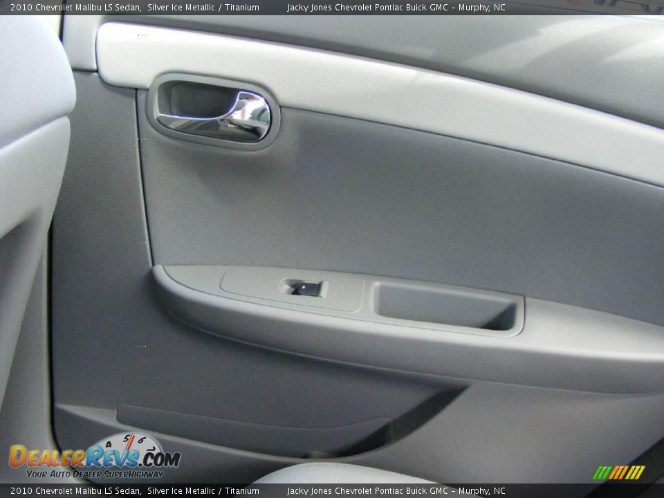 2010 Chevrolet Malibu LS Sedan Silver Ice Metallic / Titanium Photo #12