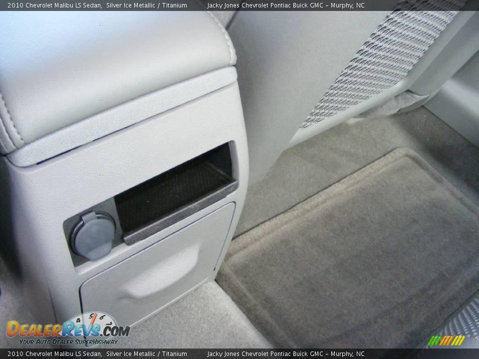 2010 Chevrolet Malibu LS Sedan Silver Ice Metallic / Titanium Photo #13