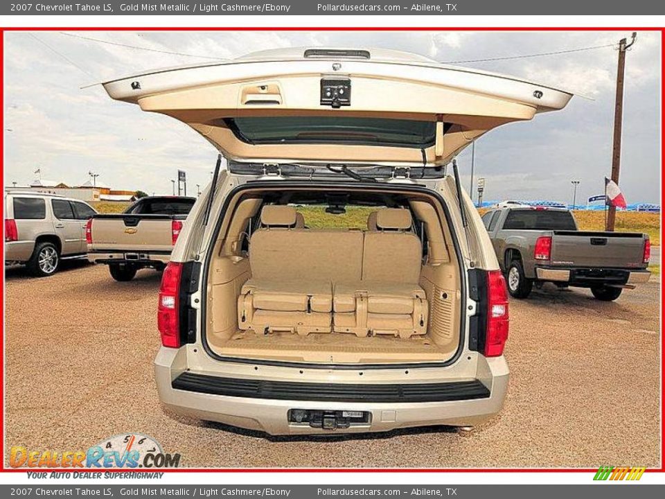 2007 Chevrolet Tahoe LS Gold Mist Metallic / Light Cashmere/Ebony Photo #19