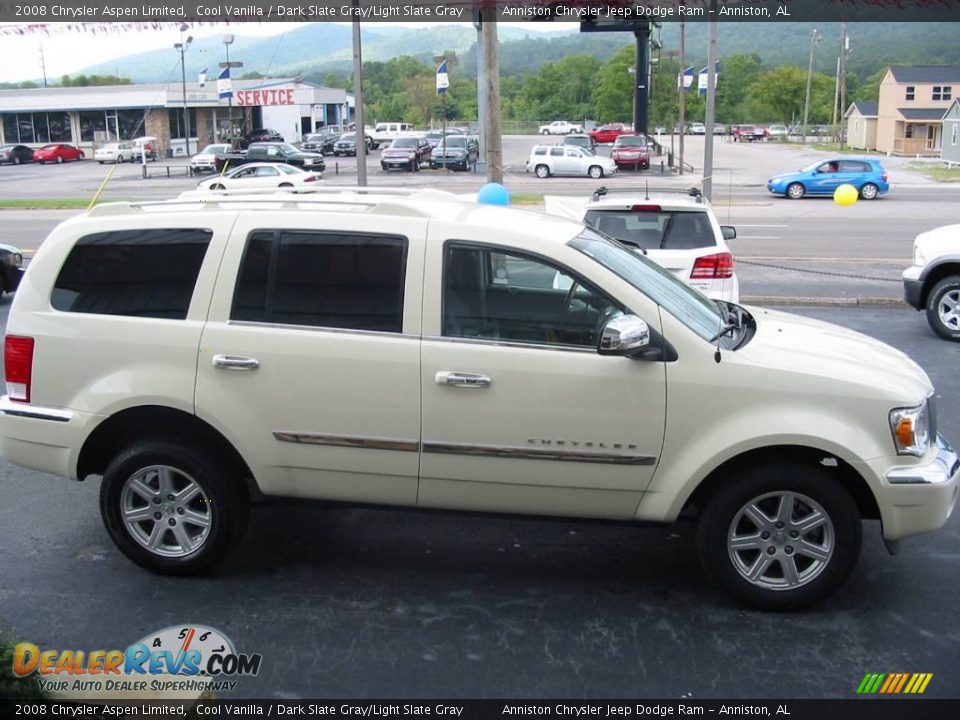 2008 Chrysler Aspen Limited Cool Vanilla / Dark Slate Gray/Light Slate Gray Photo #12