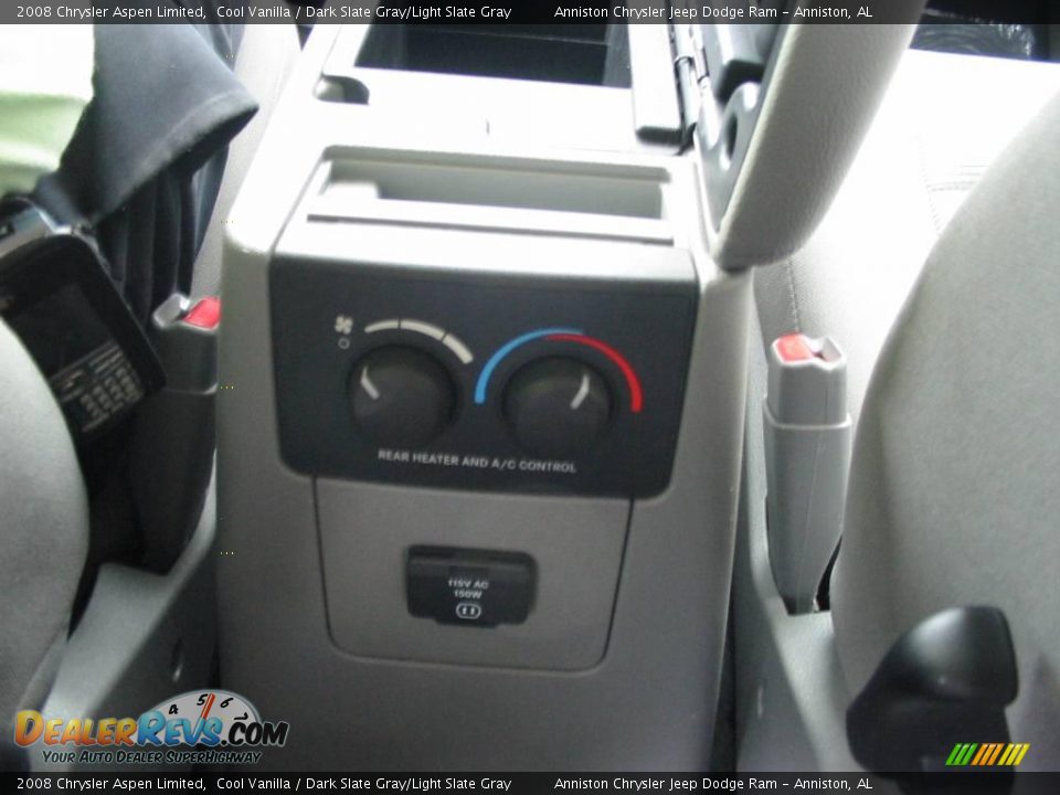 2008 Chrysler Aspen Limited Cool Vanilla / Dark Slate Gray/Light Slate Gray Photo #13