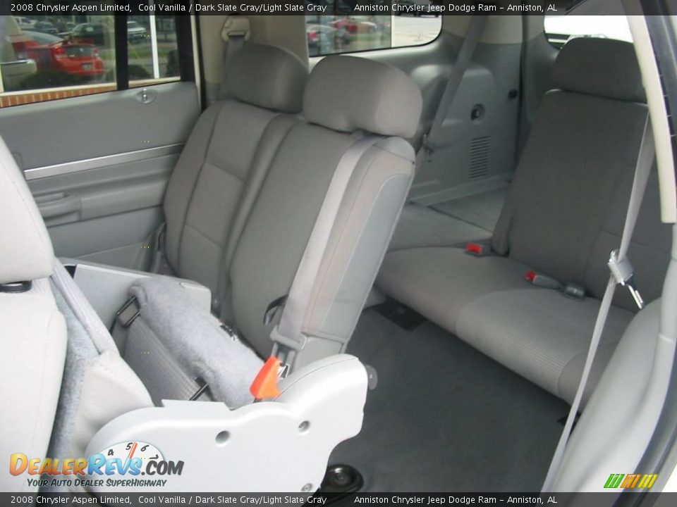 2008 Chrysler Aspen Limited Cool Vanilla / Dark Slate Gray/Light Slate Gray Photo #17