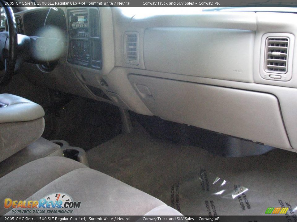 2005 GMC Sierra 1500 SLE Regular Cab 4x4 Summit White / Neutral Photo #10