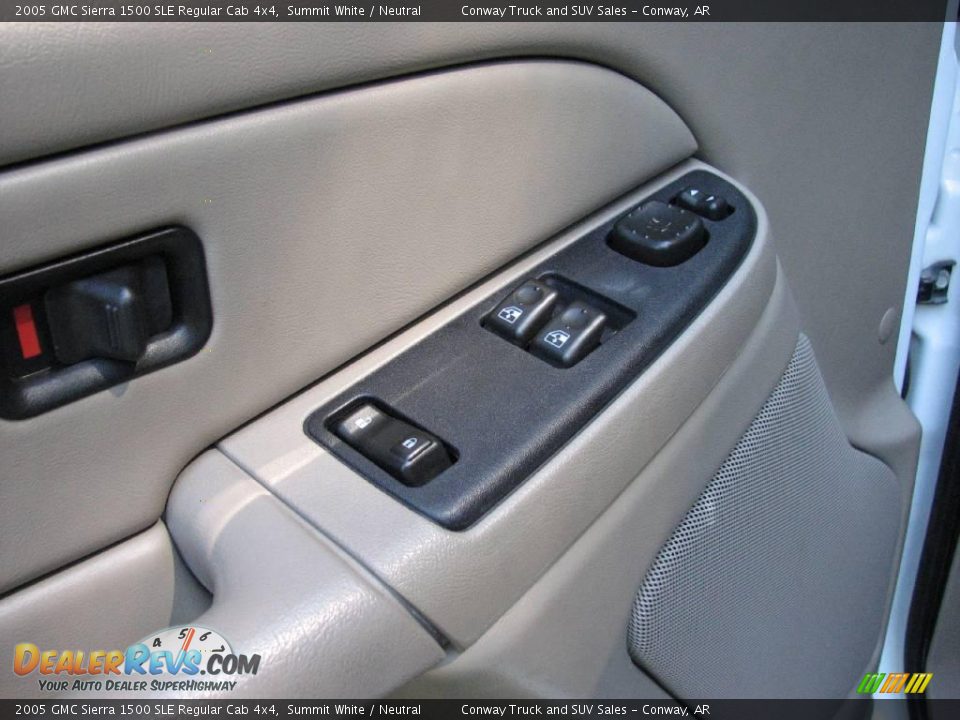 2005 GMC Sierra 1500 SLE Regular Cab 4x4 Summit White / Neutral Photo #12