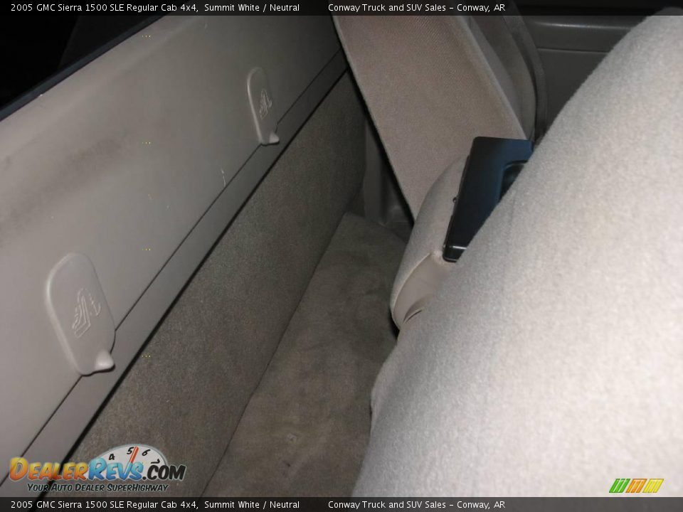 2005 GMC Sierra 1500 SLE Regular Cab 4x4 Summit White / Neutral Photo #14