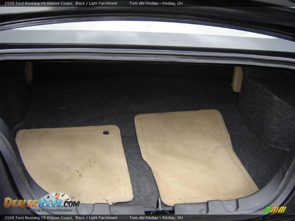 2006 Ford Mustang V6 Deluxe Coupe Black / Light Parchment Photo #10