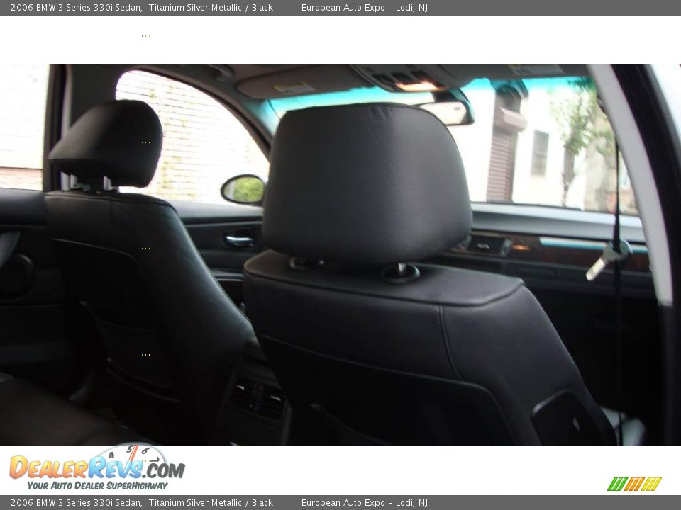 2006 BMW 3 Series 330i Sedan Titanium Silver Metallic / Black Photo #12