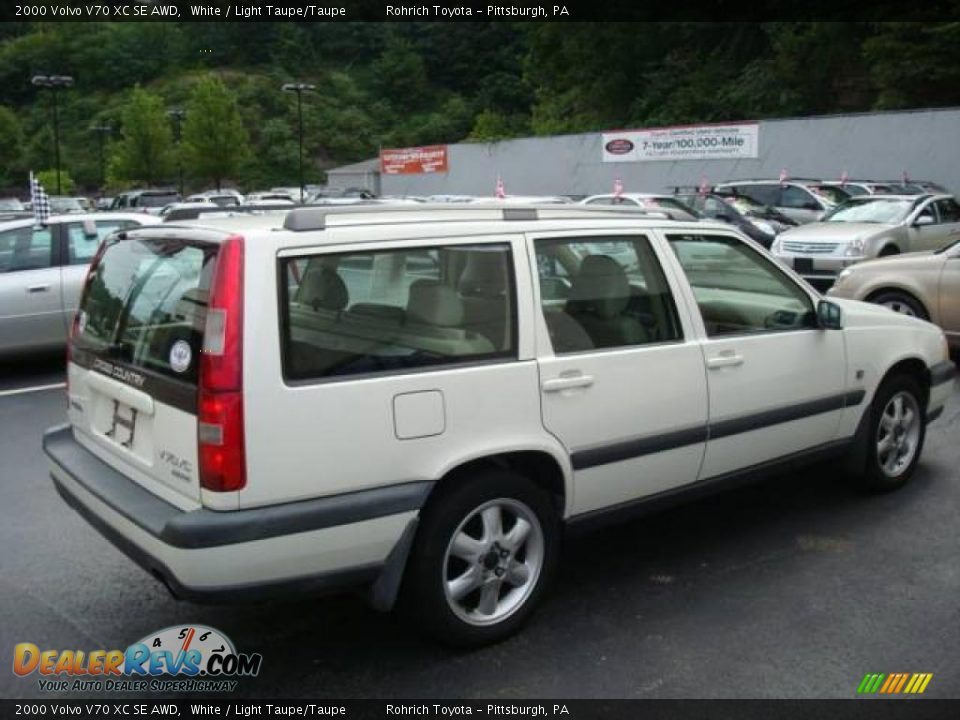 2000 Volvo V70 XC SE AWD White / Light Taupe/Taupe Photo #5