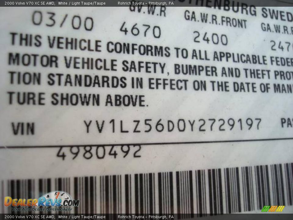 2000 Volvo V70 XC SE AWD White / Light Taupe/Taupe Photo #19