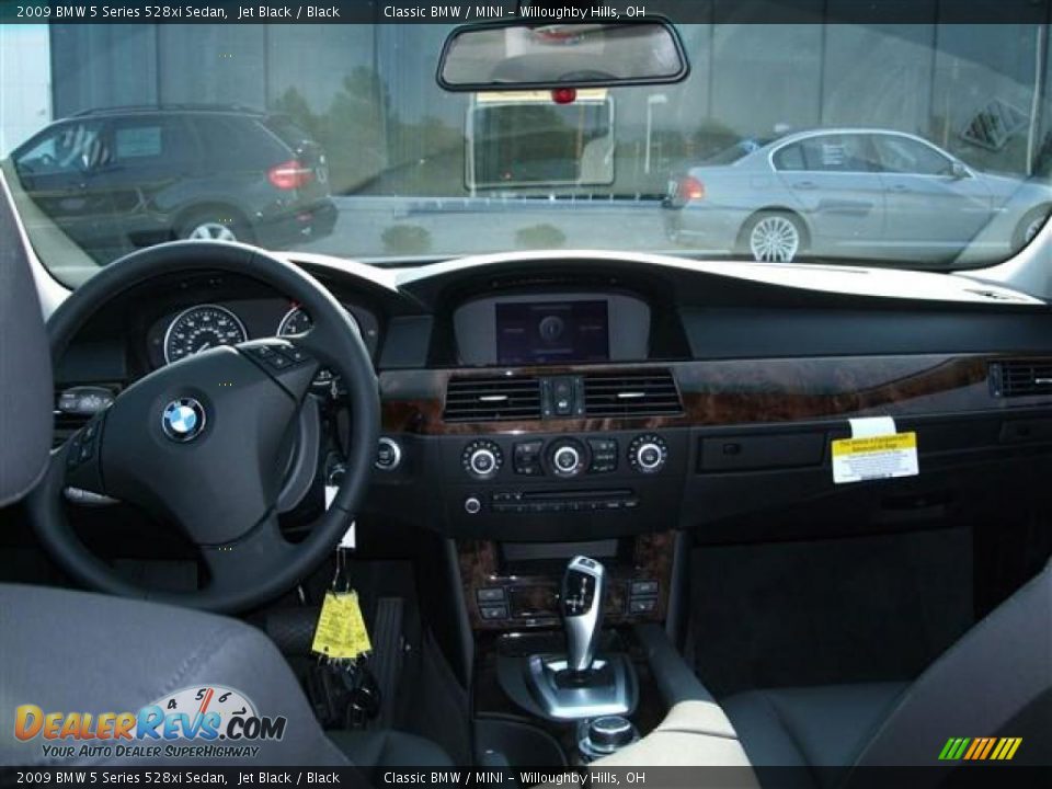 2009 BMW 5 Series 528xi Sedan Jet Black / Black Photo #4