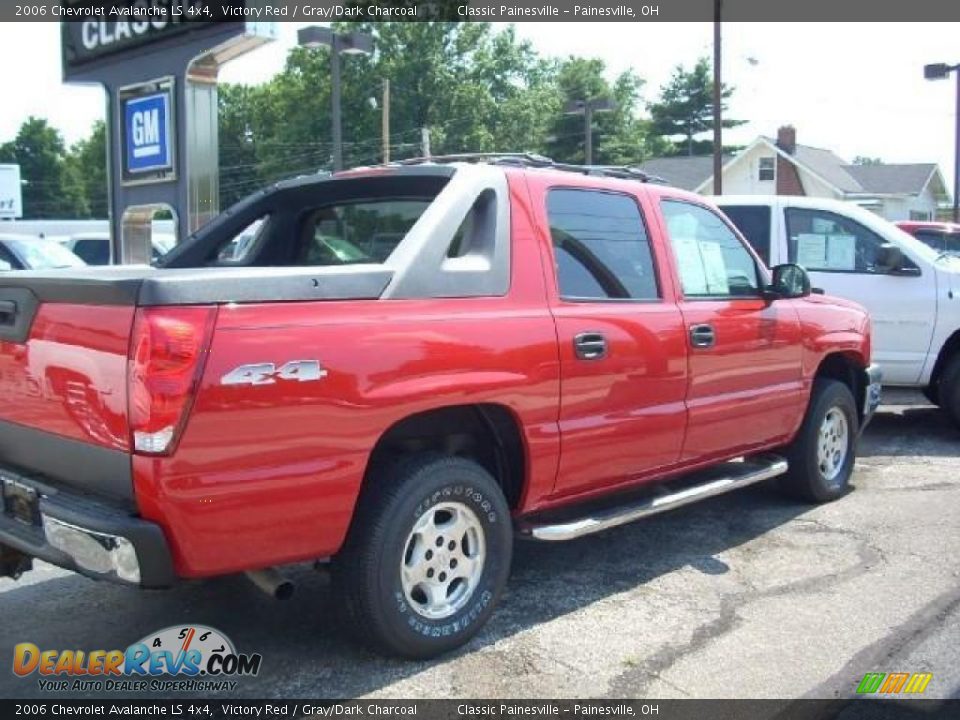 2006 Chevrolet Avalanche LS 4x4 Victory Red / Gray/Dark Charcoal Photo #3