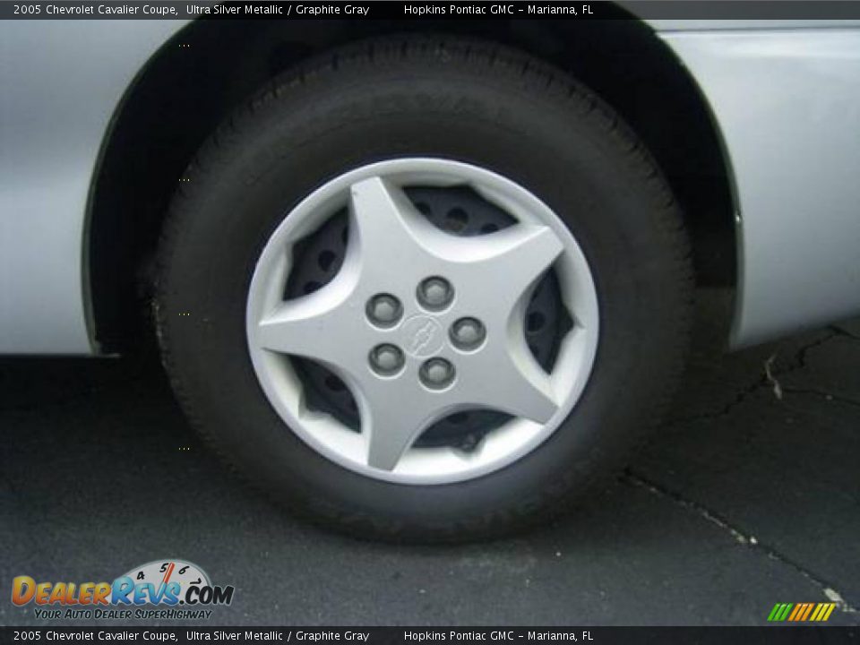 2005 Chevrolet Cavalier Coupe Ultra Silver Metallic / Graphite Gray Photo #4