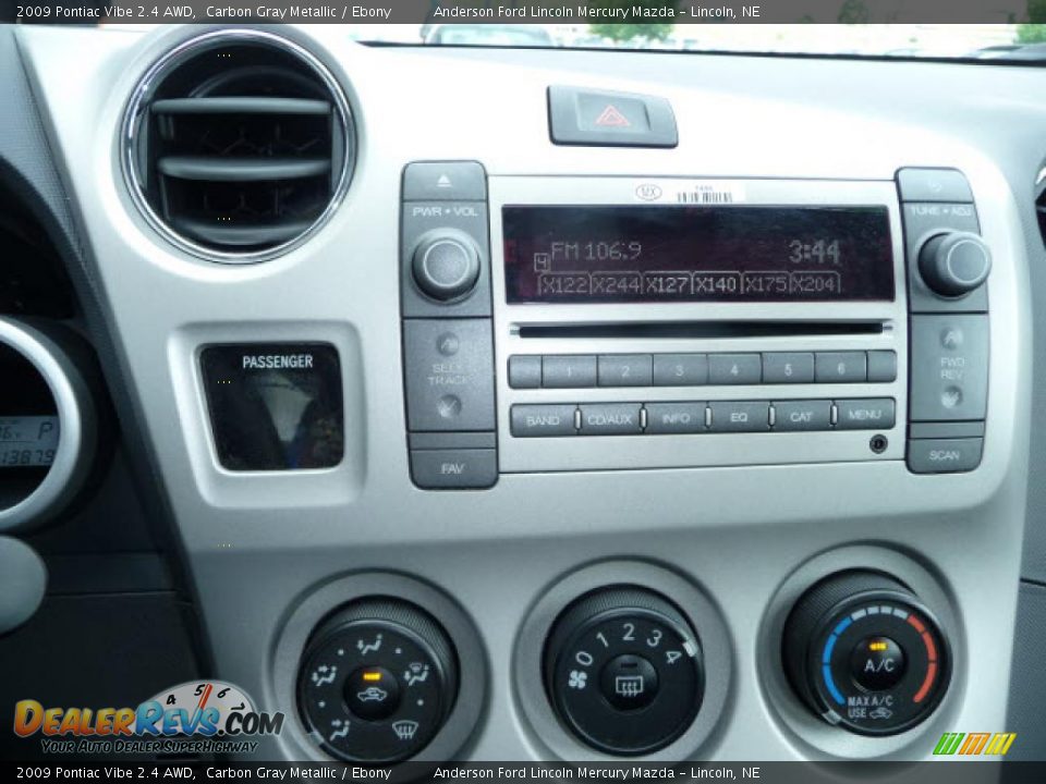 2009 Pontiac Vibe 2.4 AWD Carbon Gray Metallic / Ebony Photo #13