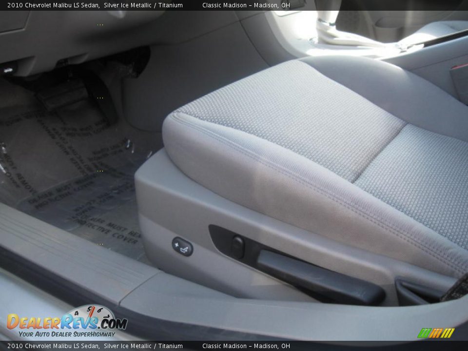 2010 Chevrolet Malibu LS Sedan Silver Ice Metallic / Titanium Photo #5