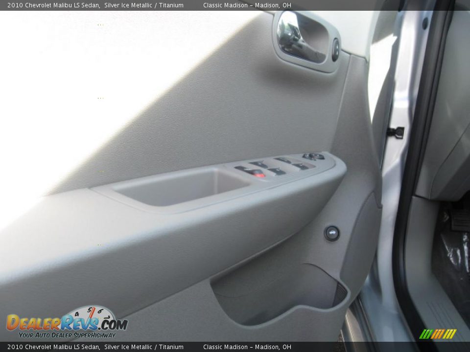 2010 Chevrolet Malibu LS Sedan Silver Ice Metallic / Titanium Photo #8