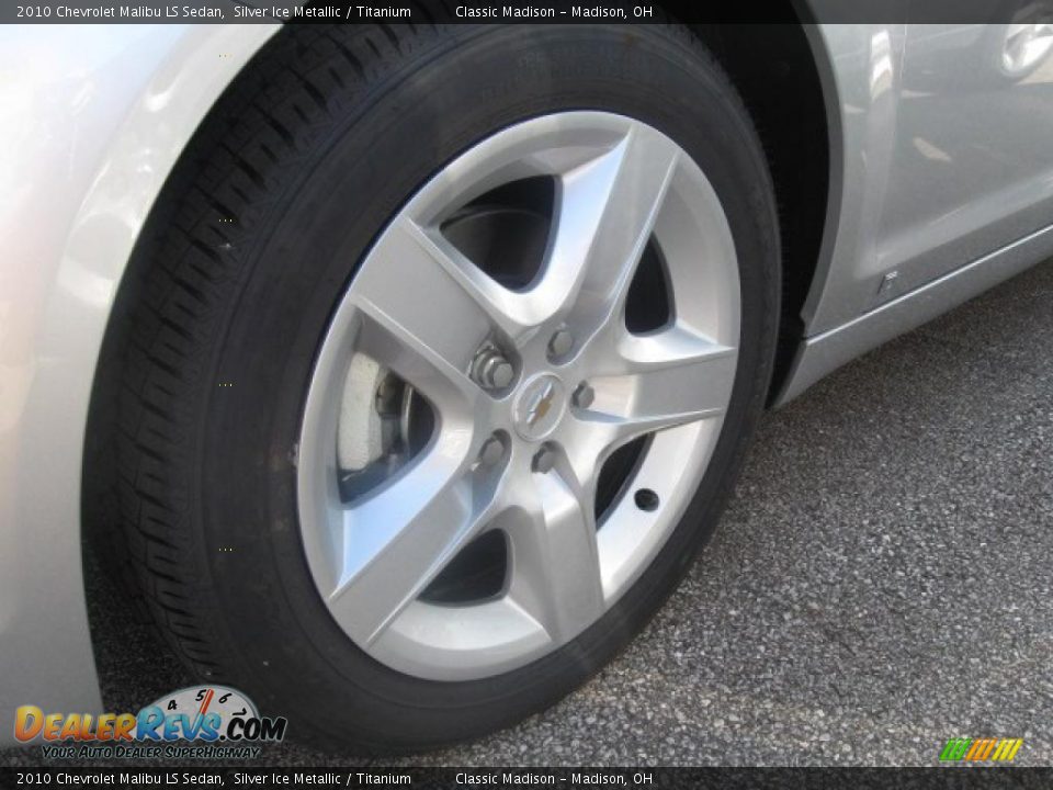 2010 Chevrolet Malibu LS Sedan Silver Ice Metallic / Titanium Photo #9