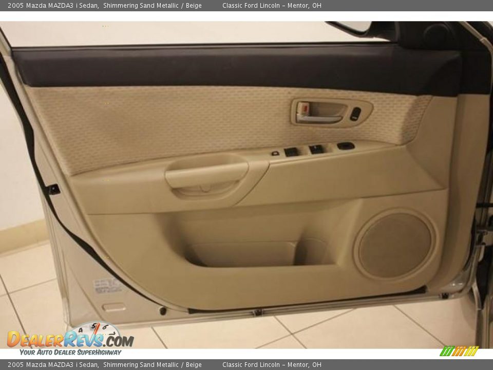 2005 Mazda MAZDA3 i Sedan Shimmering Sand Metallic / Beige Photo #8