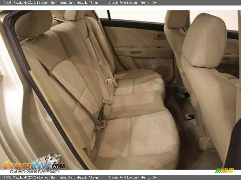 2005 Mazda MAZDA3 i Sedan Shimmering Sand Metallic / Beige Photo #15
