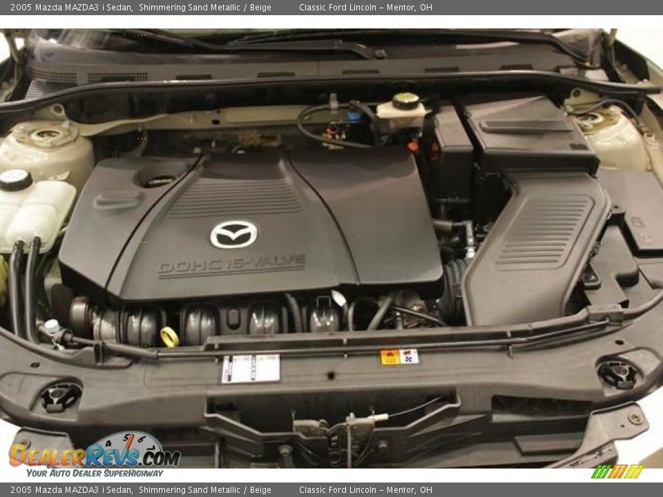 2005 Mazda MAZDA3 i Sedan Shimmering Sand Metallic / Beige Photo #18