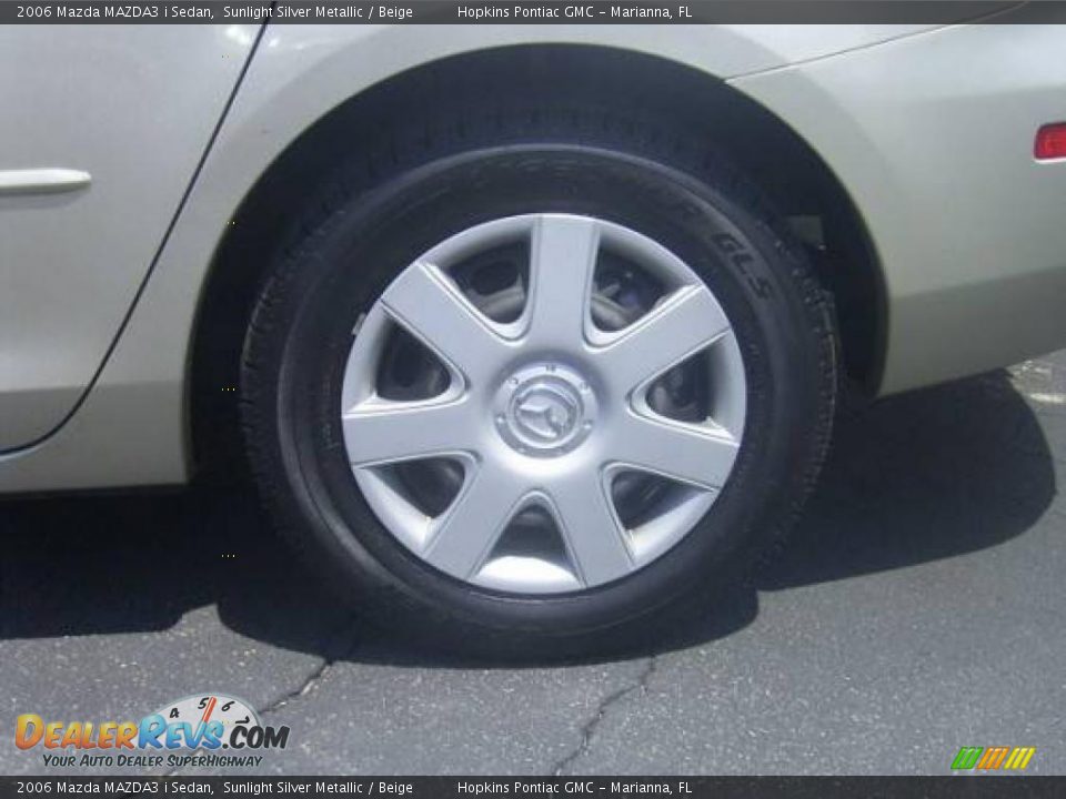 2006 Mazda MAZDA3 i Sedan Sunlight Silver Metallic / Beige Photo #4