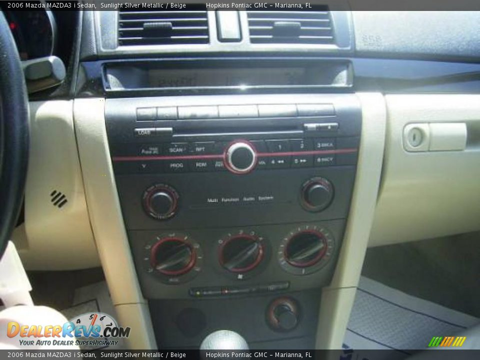 2006 Mazda MAZDA3 i Sedan Sunlight Silver Metallic / Beige Photo #6