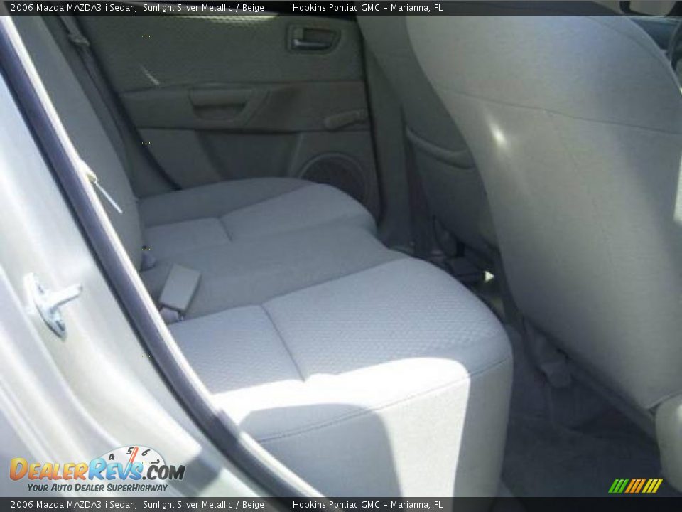 2006 Mazda MAZDA3 i Sedan Sunlight Silver Metallic / Beige Photo #9