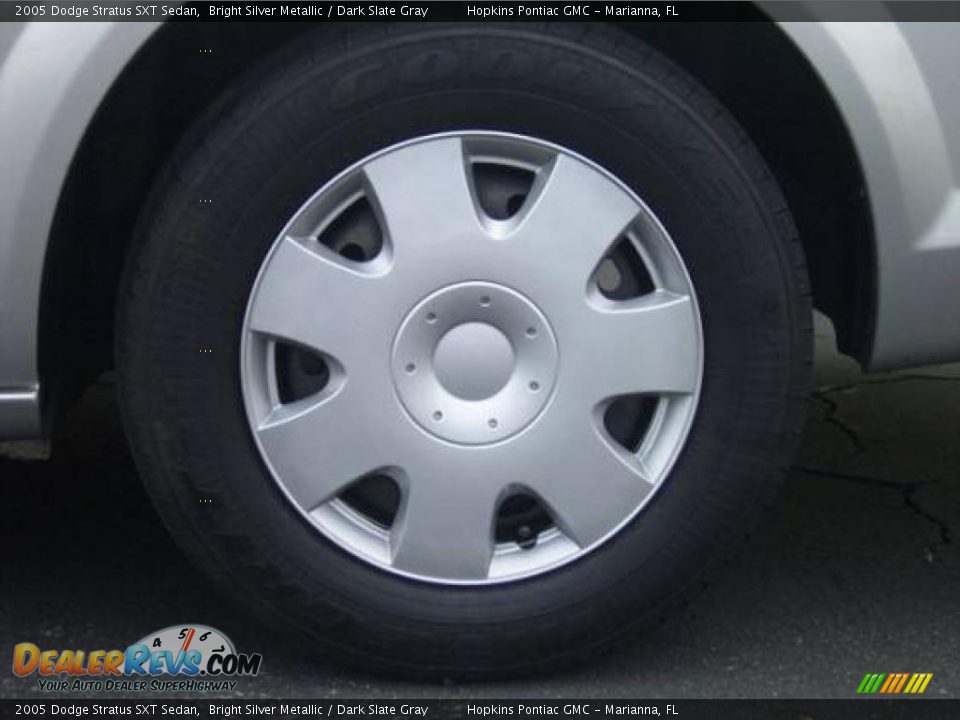 2005 Dodge Stratus SXT Sedan Bright Silver Metallic / Dark Slate Gray Photo #4