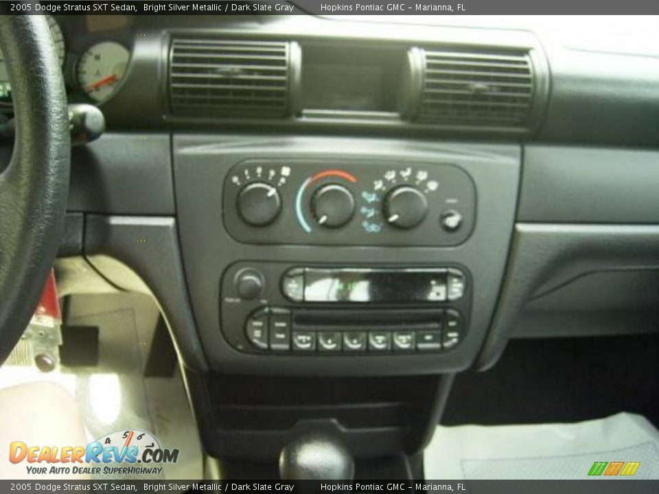 2005 Dodge Stratus SXT Sedan Bright Silver Metallic / Dark Slate Gray Photo #7