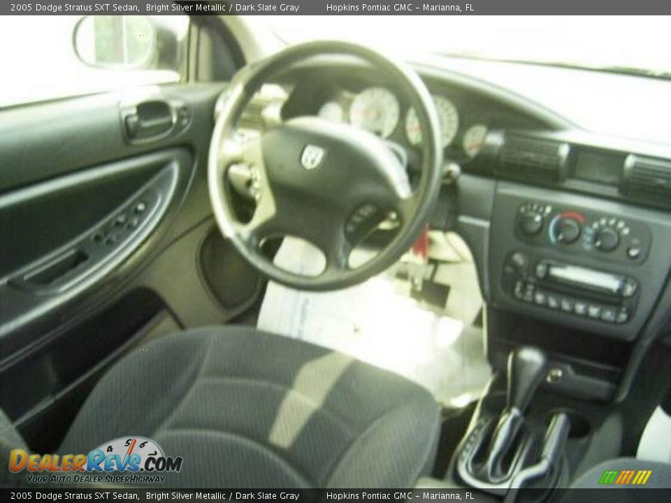 2005 Dodge Stratus SXT Sedan Bright Silver Metallic / Dark Slate Gray Photo #8