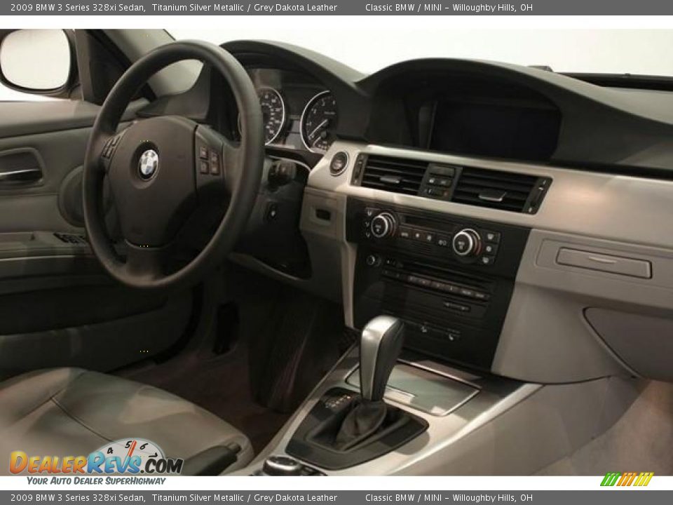 2009 BMW 3 Series 328xi Sedan Titanium Silver Metallic / Grey Dakota Leather Photo #18