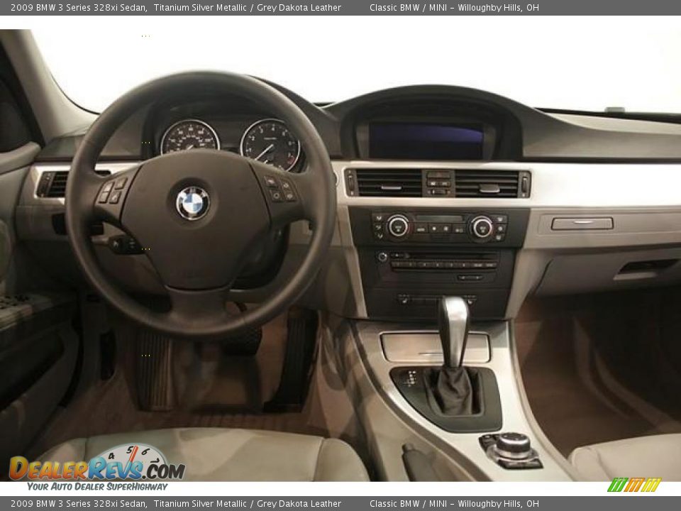 2009 BMW 3 Series 328xi Sedan Titanium Silver Metallic / Grey Dakota Leather Photo #22