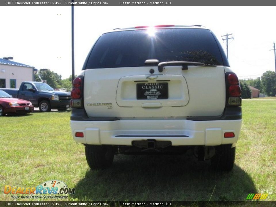2007 Chevrolet TrailBlazer LS 4x4 Summit White / Light Gray Photo #4