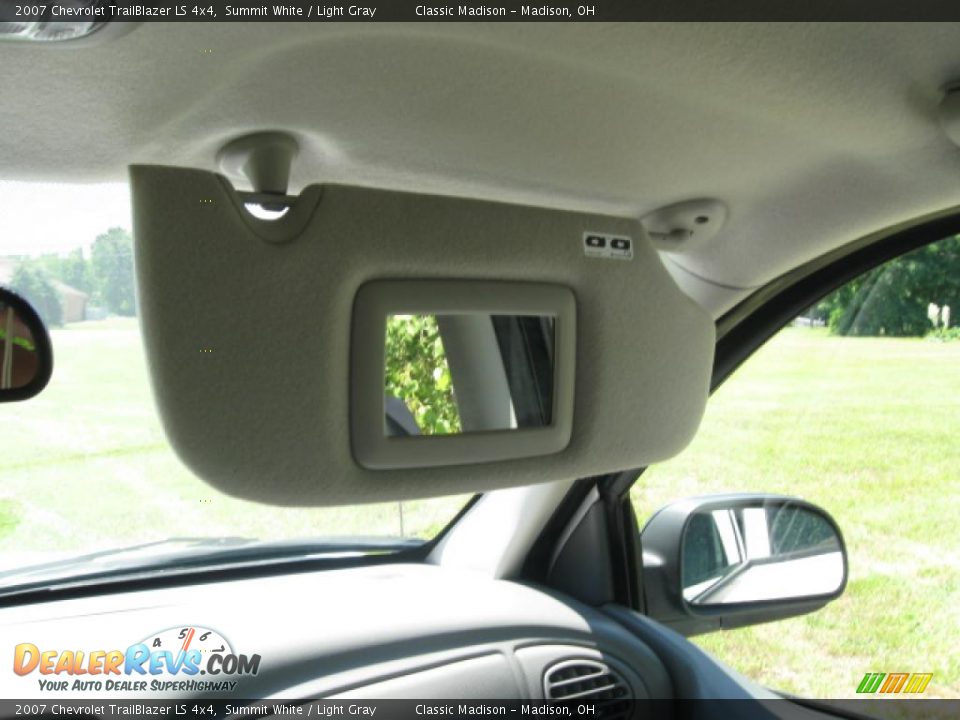 2007 Chevrolet TrailBlazer LS 4x4 Summit White / Light Gray Photo #28
