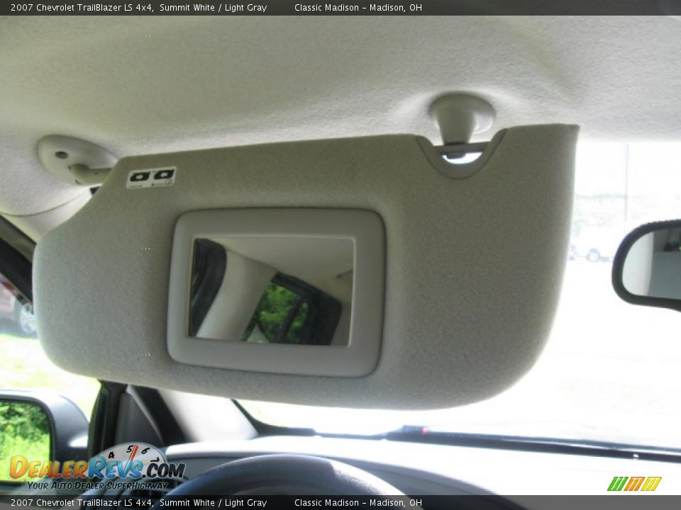 2007 Chevrolet TrailBlazer LS 4x4 Summit White / Light Gray Photo #29
