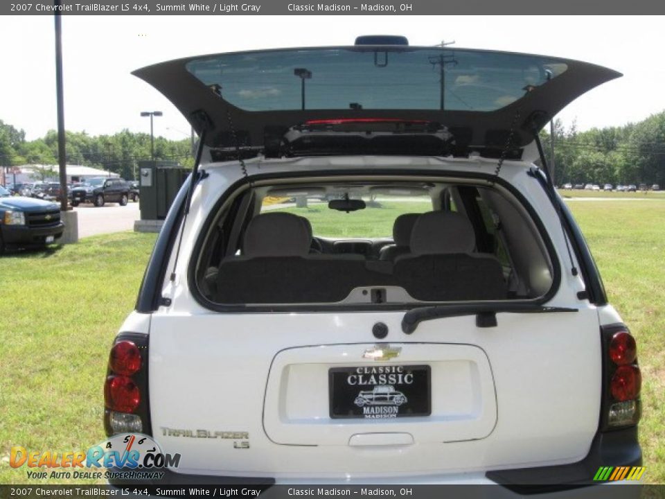 2007 Chevrolet TrailBlazer LS 4x4 Summit White / Light Gray Photo #32