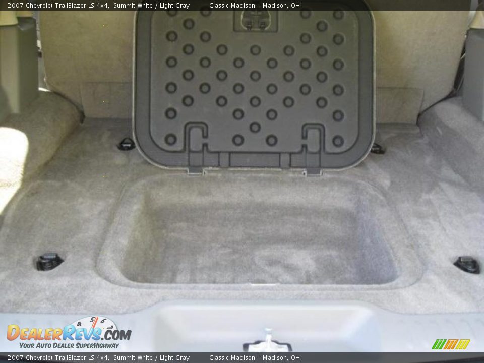 2007 Chevrolet TrailBlazer LS 4x4 Summit White / Light Gray Photo #34