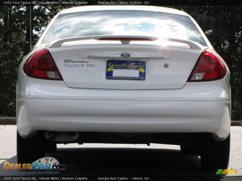 2003 Ford Taurus SEL Vibrant White / Medium Graphite Photo #12