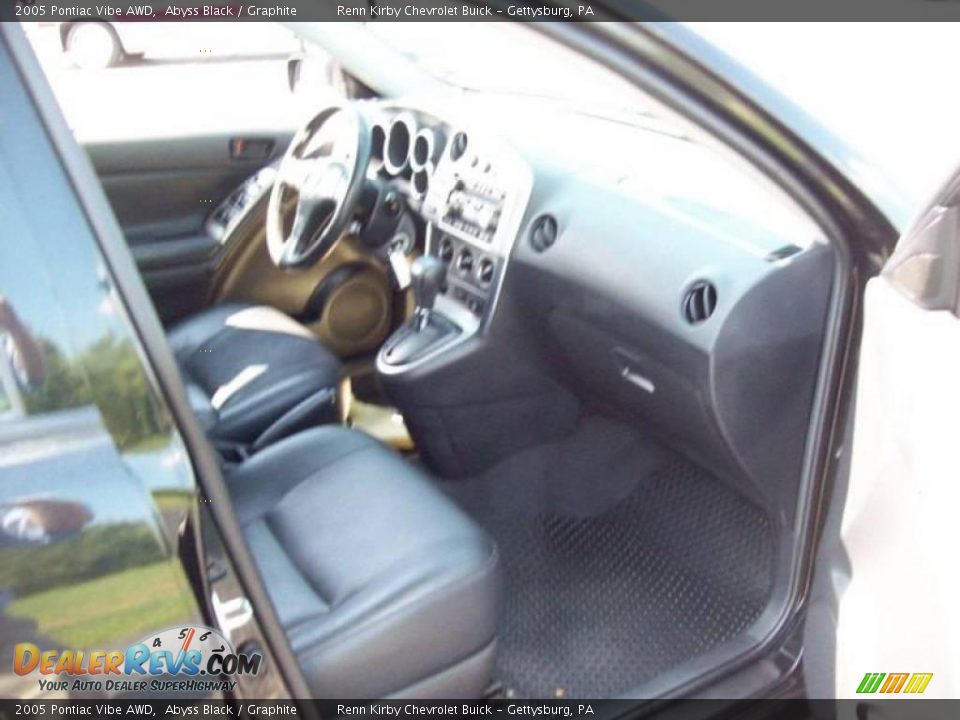 2005 Pontiac Vibe AWD Abyss Black / Graphite Photo #18