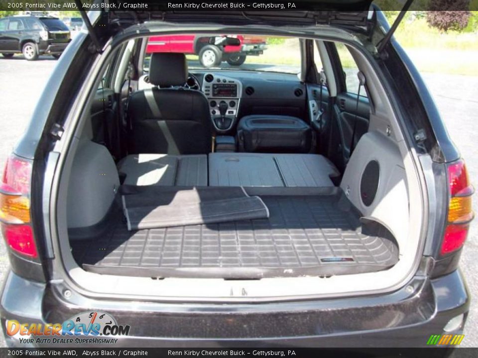 2005 Pontiac Vibe AWD Abyss Black / Graphite Photo #28