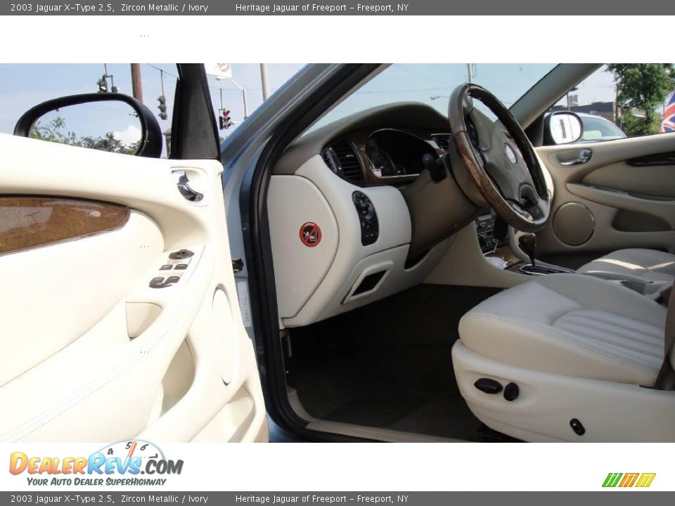 2003 Jaguar X-Type 2.5 Zircon Metallic / Ivory Photo #13