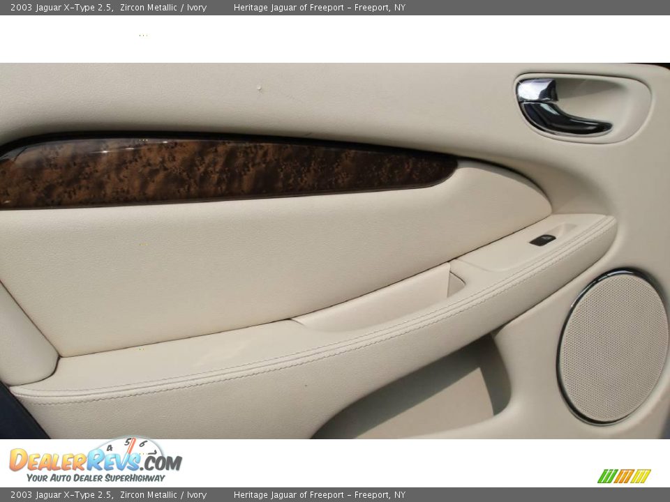 2003 Jaguar X-Type 2.5 Zircon Metallic / Ivory Photo #15