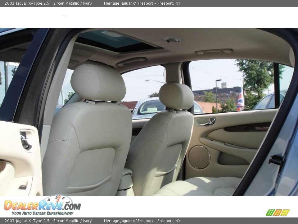 2003 Jaguar X-Type 2.5 Zircon Metallic / Ivory Photo #17