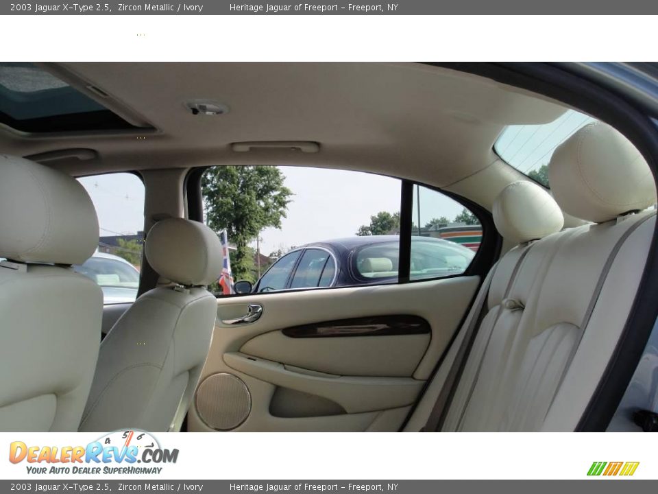 2003 Jaguar X-Type 2.5 Zircon Metallic / Ivory Photo #18