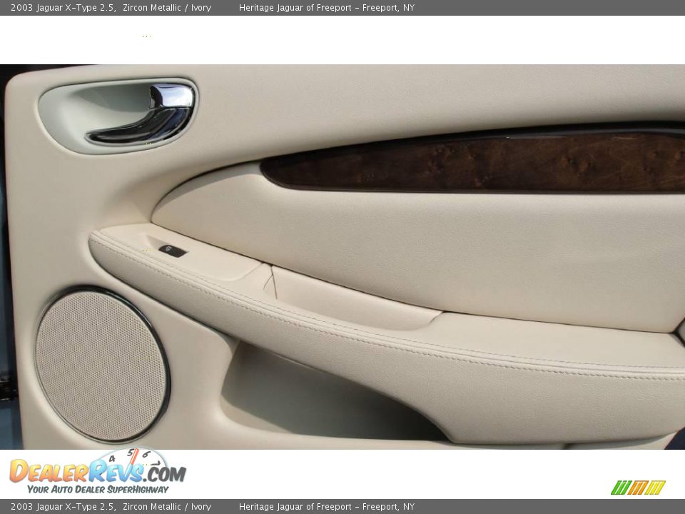 2003 Jaguar X-Type 2.5 Zircon Metallic / Ivory Photo #19
