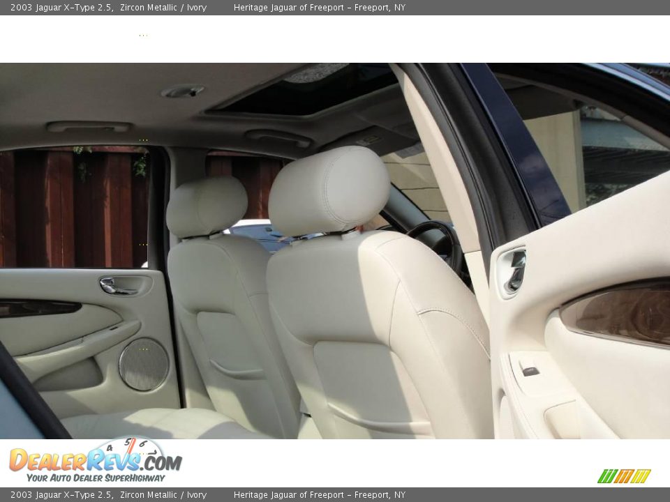 2003 Jaguar X-Type 2.5 Zircon Metallic / Ivory Photo #21