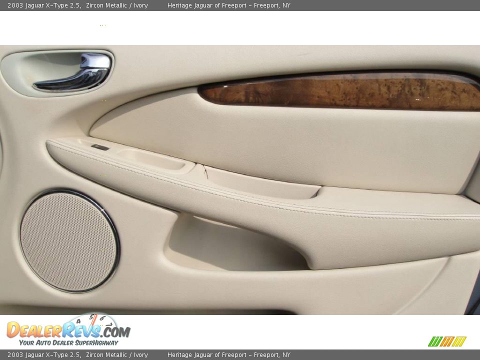 2003 Jaguar X-Type 2.5 Zircon Metallic / Ivory Photo #23