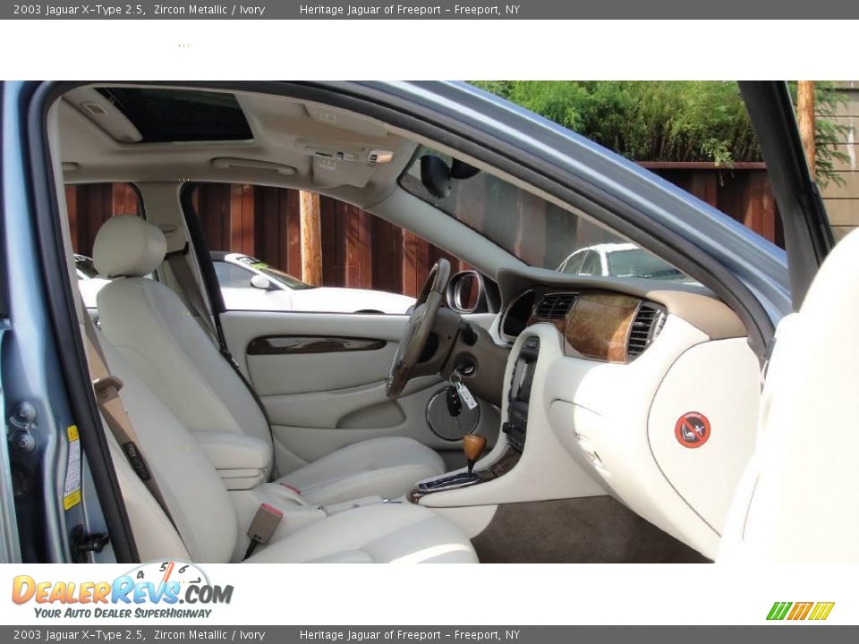 2003 Jaguar X-Type 2.5 Zircon Metallic / Ivory Photo #25